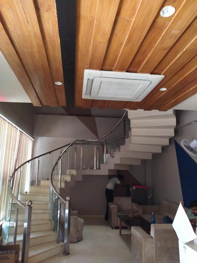 Hotel Megha Inn Lucknow Exterior photo